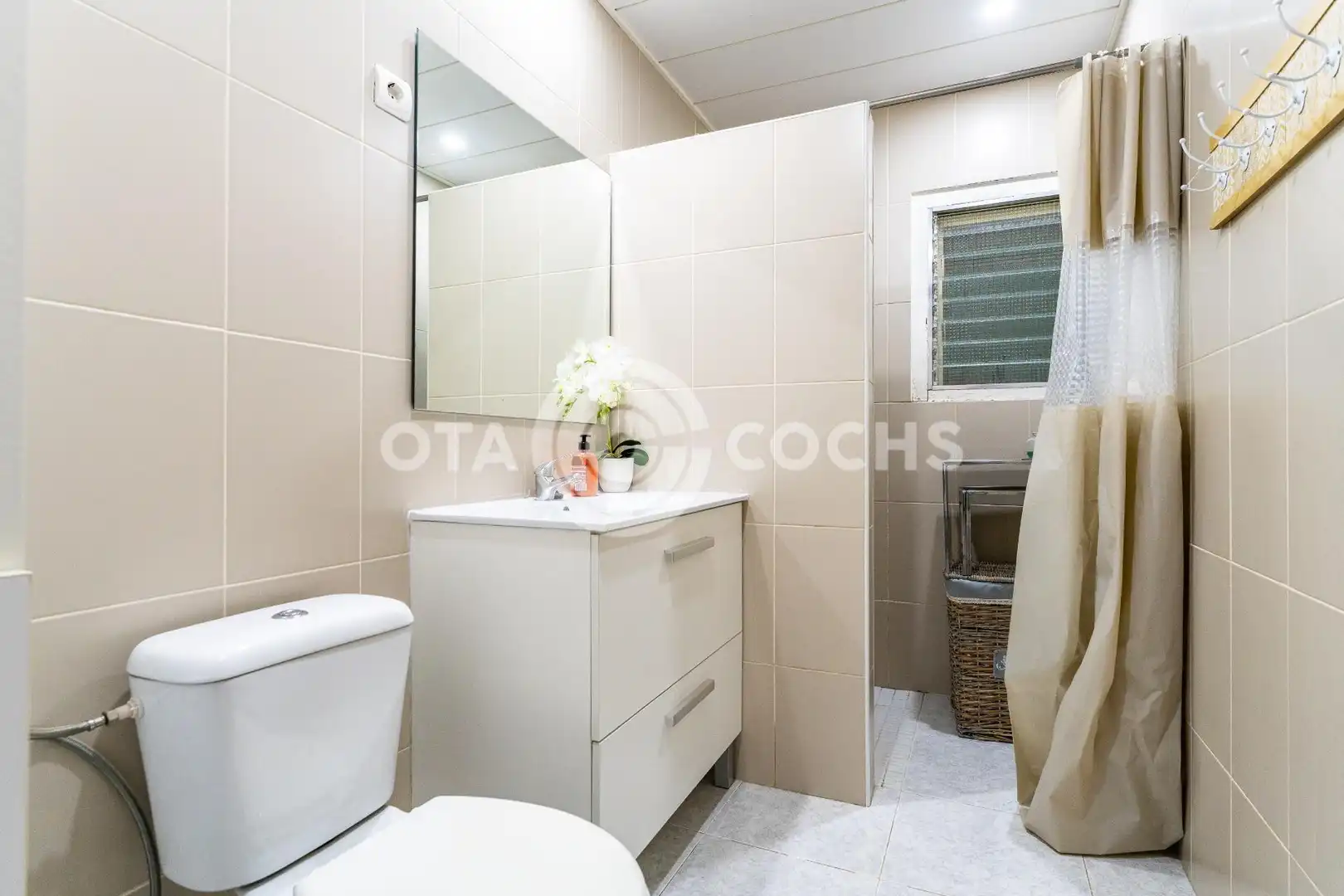 Bathroom of Industrial buildings for sale in Vallmoll
