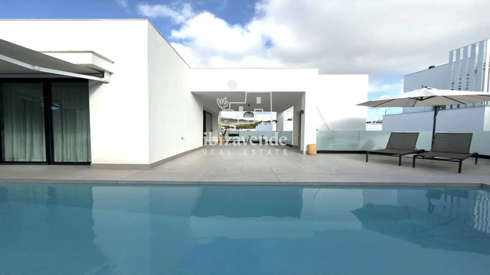 Vista exterior de Casa o chalet de alquiler en Santa Eulària des Riu con Aire acondicionado, Calefacción y Piscina