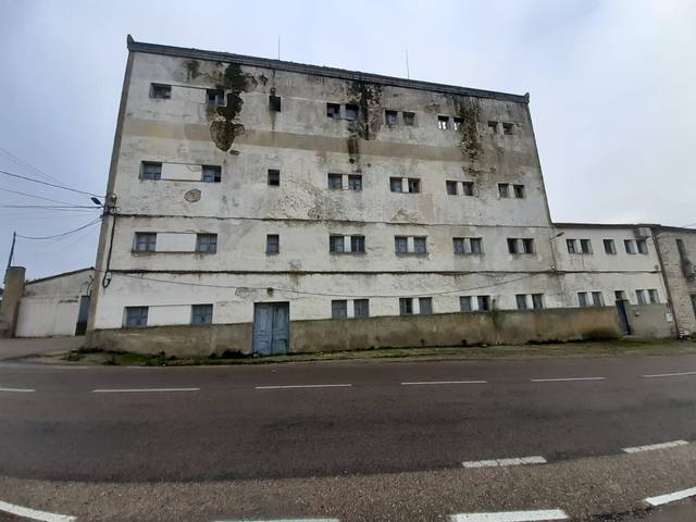 Nave industrial en Venta en Almeida de Sayago