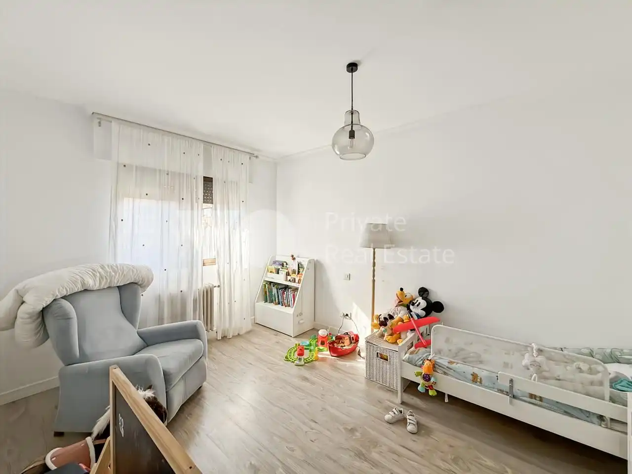 Habitación de Casa adosada en venta en Majadahonda con Aire acondicionado, Calefacción y Jardín privado