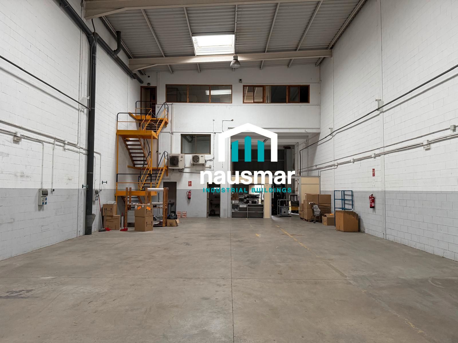 Nave industrial de alquiler en Montcada i Reixac con Alarma