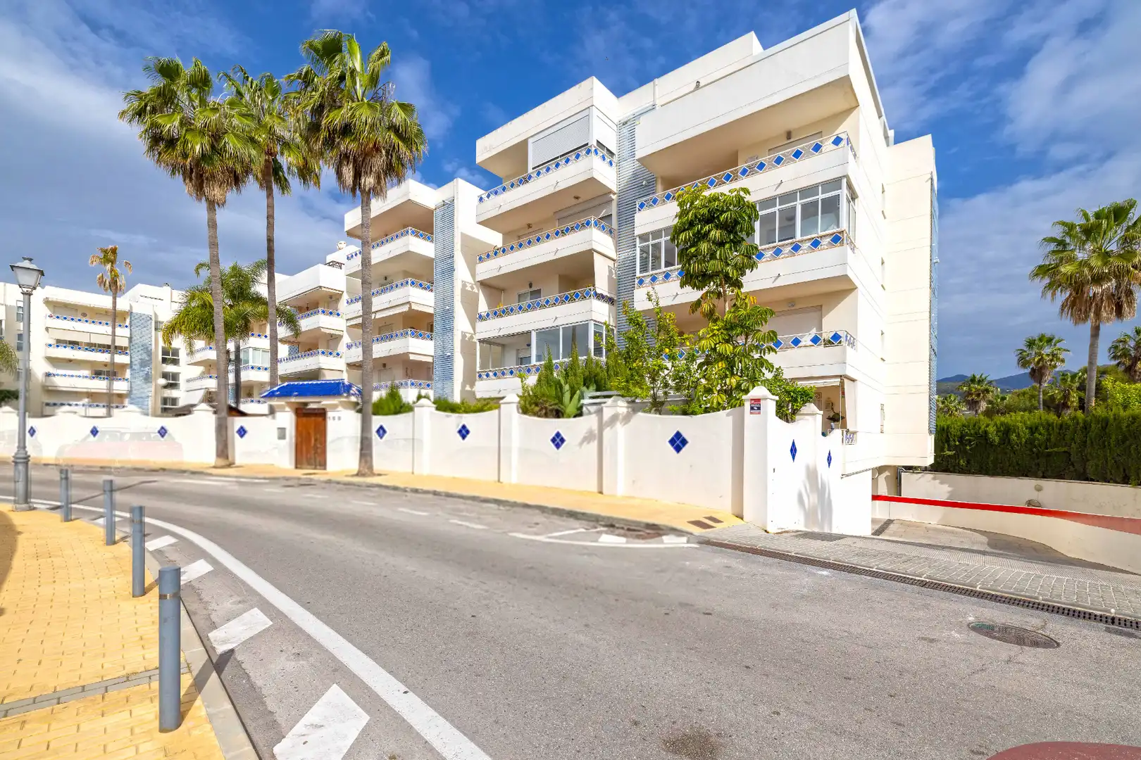 Exterior view of Apartments for sale in Marbella  with Terrace and Community pool