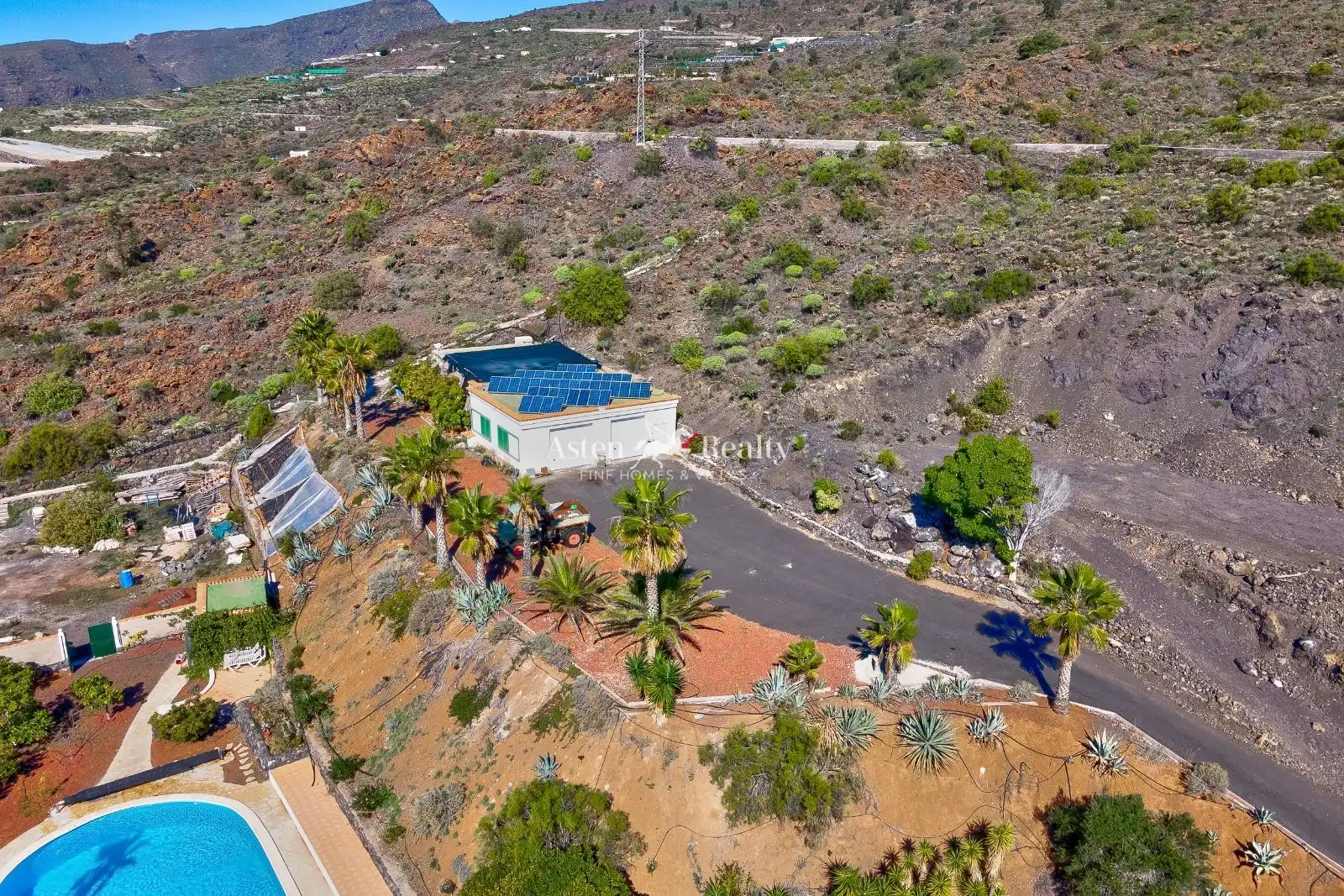 Außenansicht von Haus oder Chalet zum Verkauf in Guía de Isora mit Terrasse, Schwimmbad und Möbliert