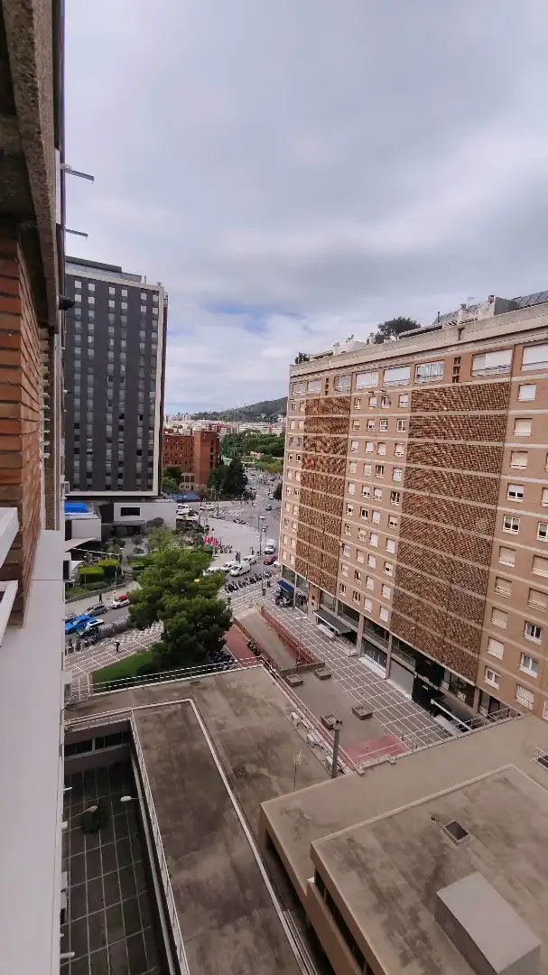 Vista exterior de Piso en venta en Barcelona con Calefacción, Parquet y Horno