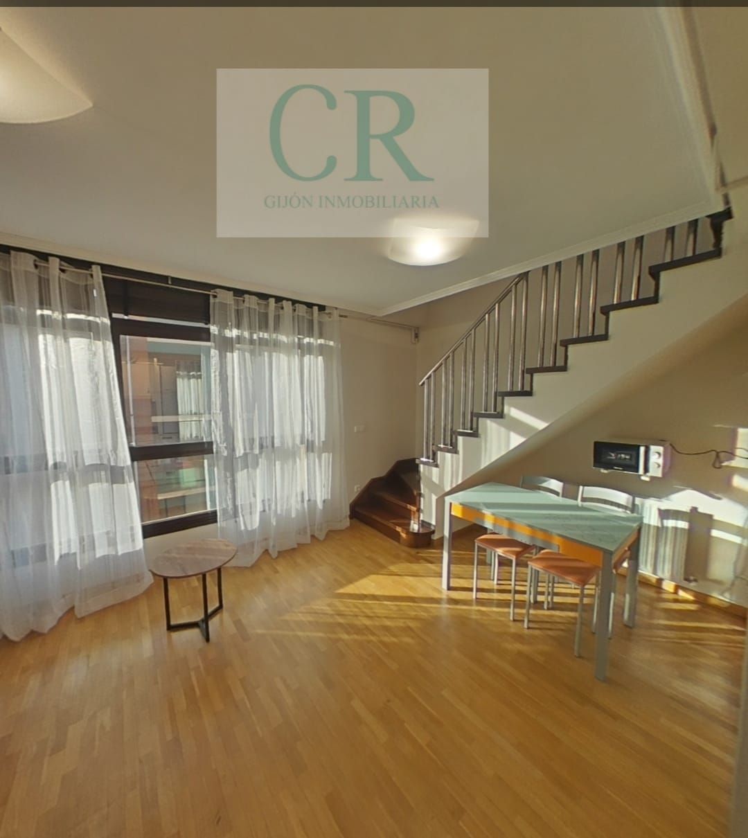 Sala d'estar de Dúplex de lloguer en Gijón  amb Calefacció, Parquet i Moblat