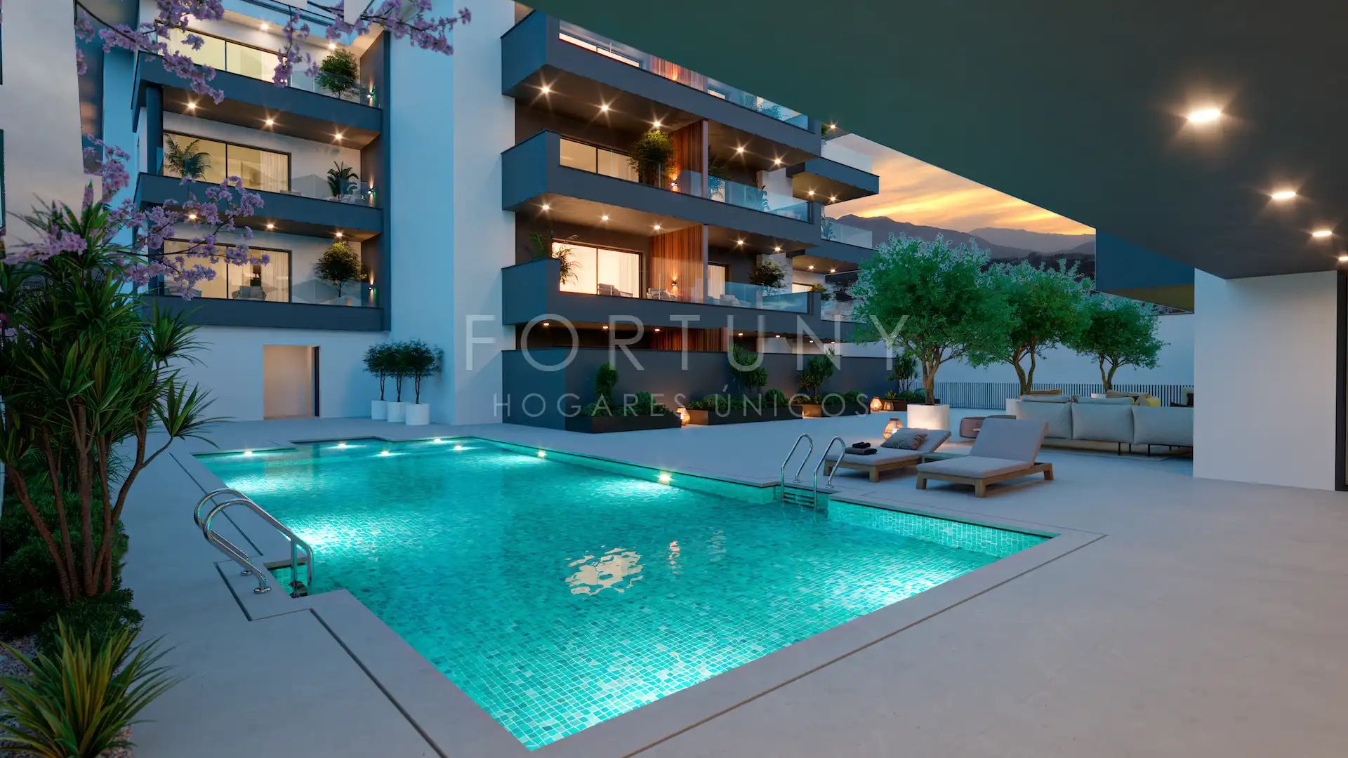 Schwimmbecken von Erdgeschoss zum Verkauf in Fuengirola mit Terrasse, Abstellraum und Gemeinschaftspool
