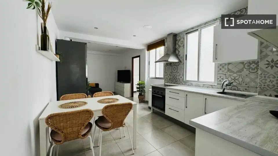 Kitchen of Flat for rent in Valencia  with Air Conditioner, Heating and Furnished