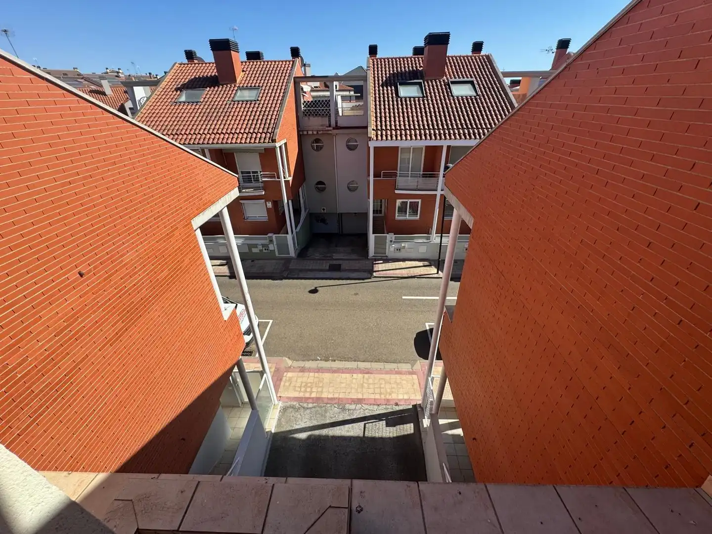 Vista exterior de Casa adosada en venta en Arroyo de la Encomienda con Calefacción, Terraza y Trastero
