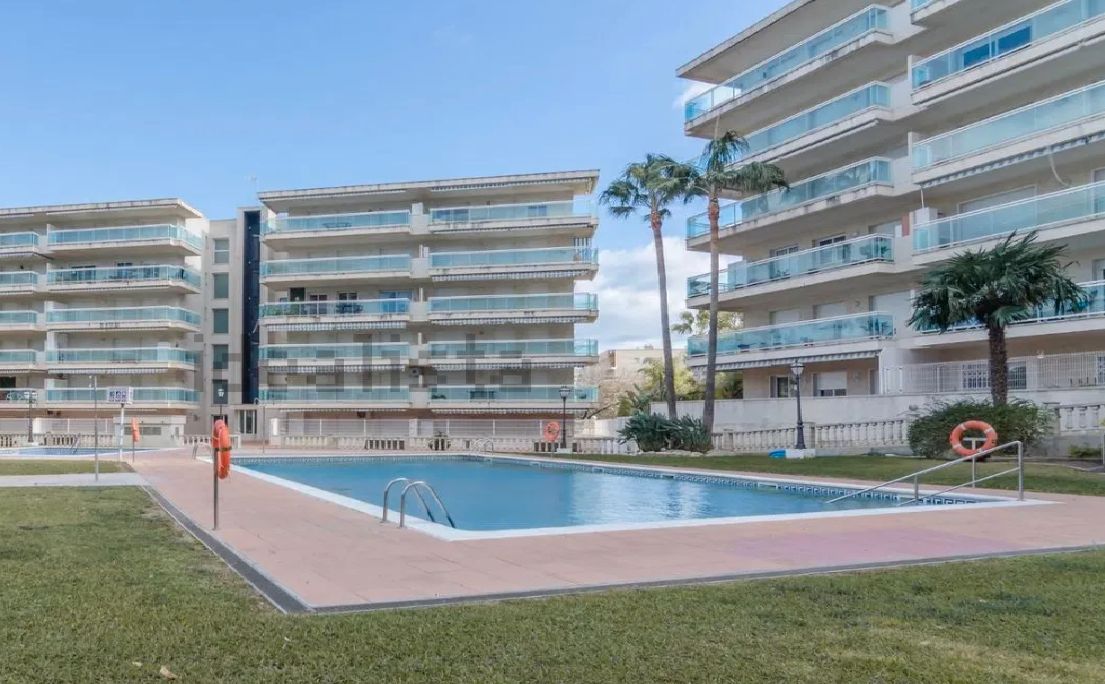Piscina de Apartament en venda en Salou amb Aire condicionat, Calefacció i Terrassa
