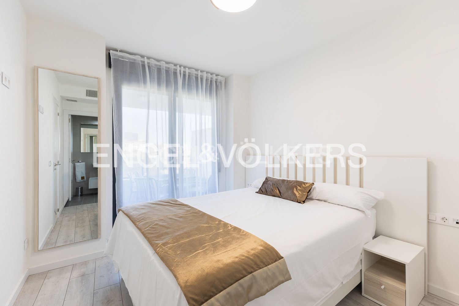 Bedroom of Apartment to rent in  Valencia Capital  with Air Conditioner, Heating and Private garden