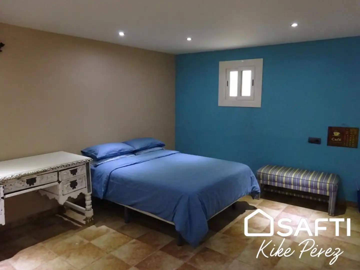 Dormitori de Casa o xalet en venda en Rubí amb Terrassa, Piscina i Moblat
