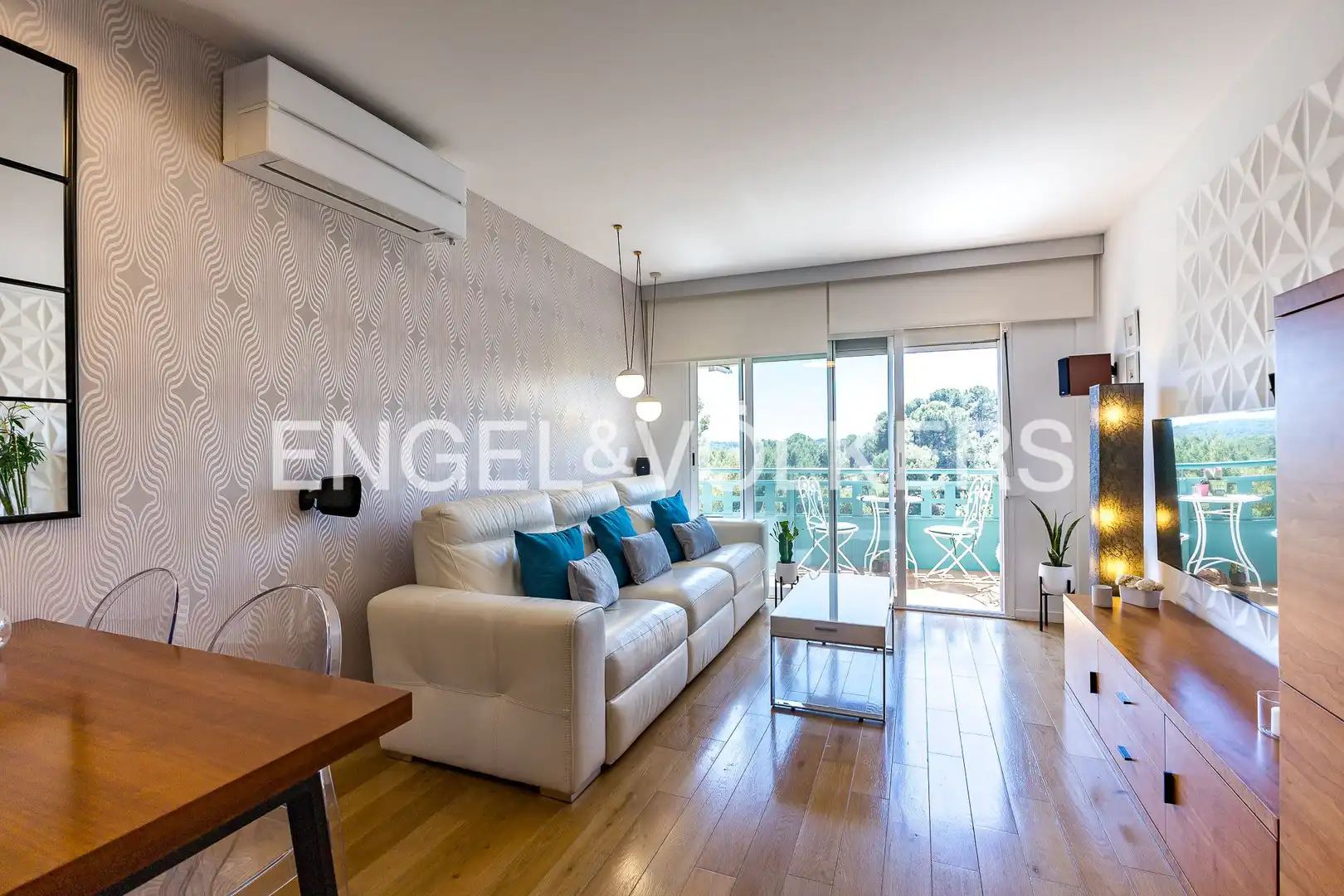 Living room of Flat for sale in Gavà  with Air Conditioner, Heating and Private garden