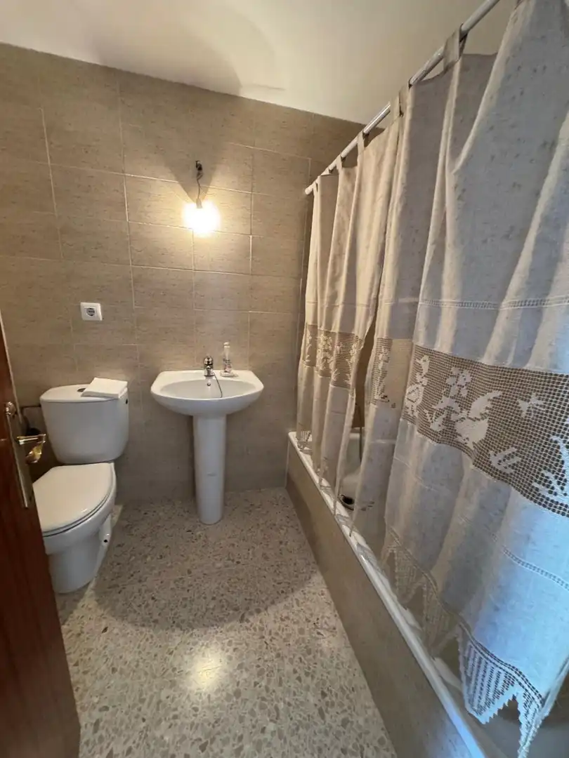 Bany de Pis en venda en Medina Sidonia amb Traster i Moblat