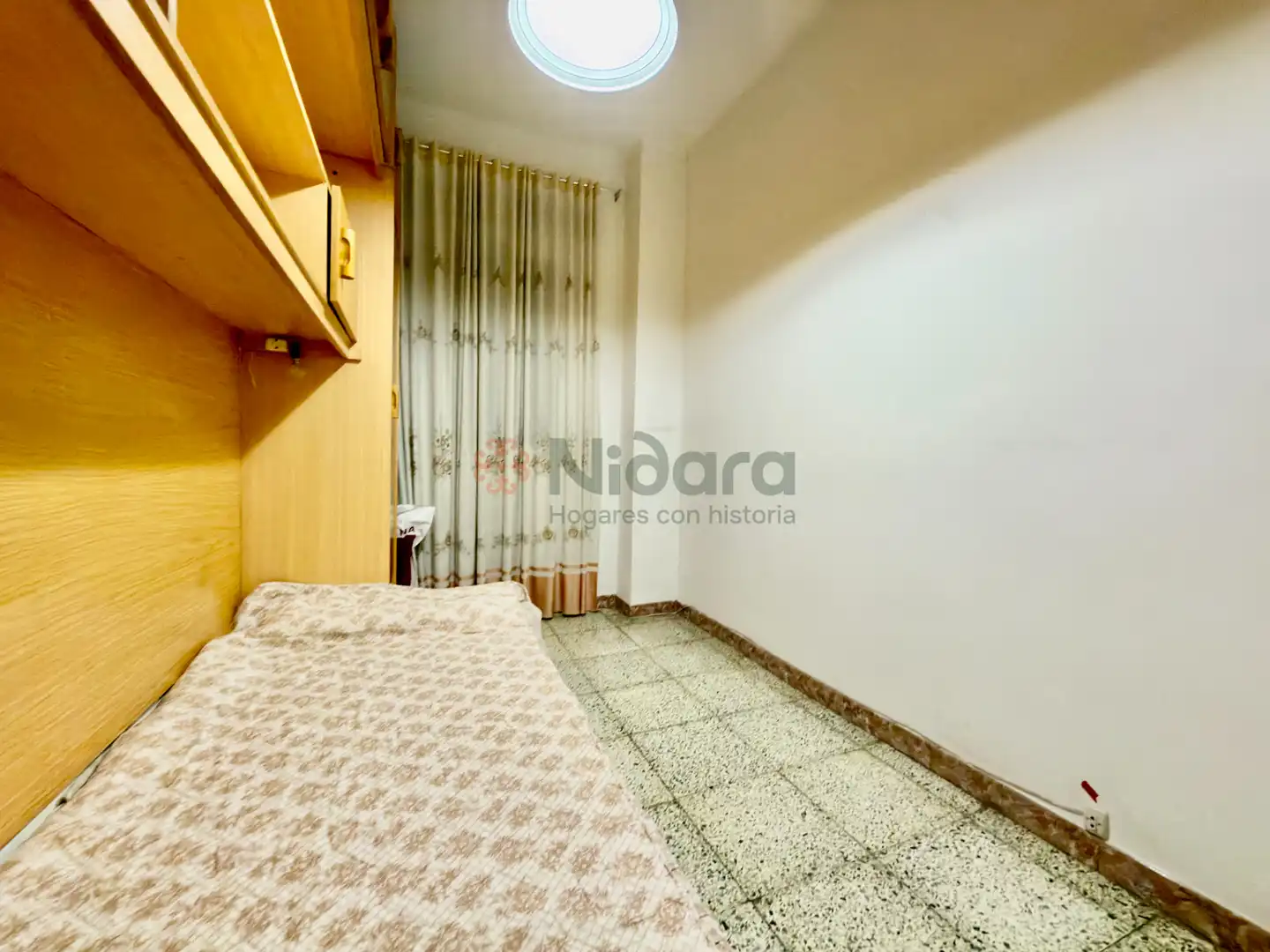 Schlafzimmer von Wohnung zum Verkauf in Barcelona mit Möbliert, Ofen und Balkon