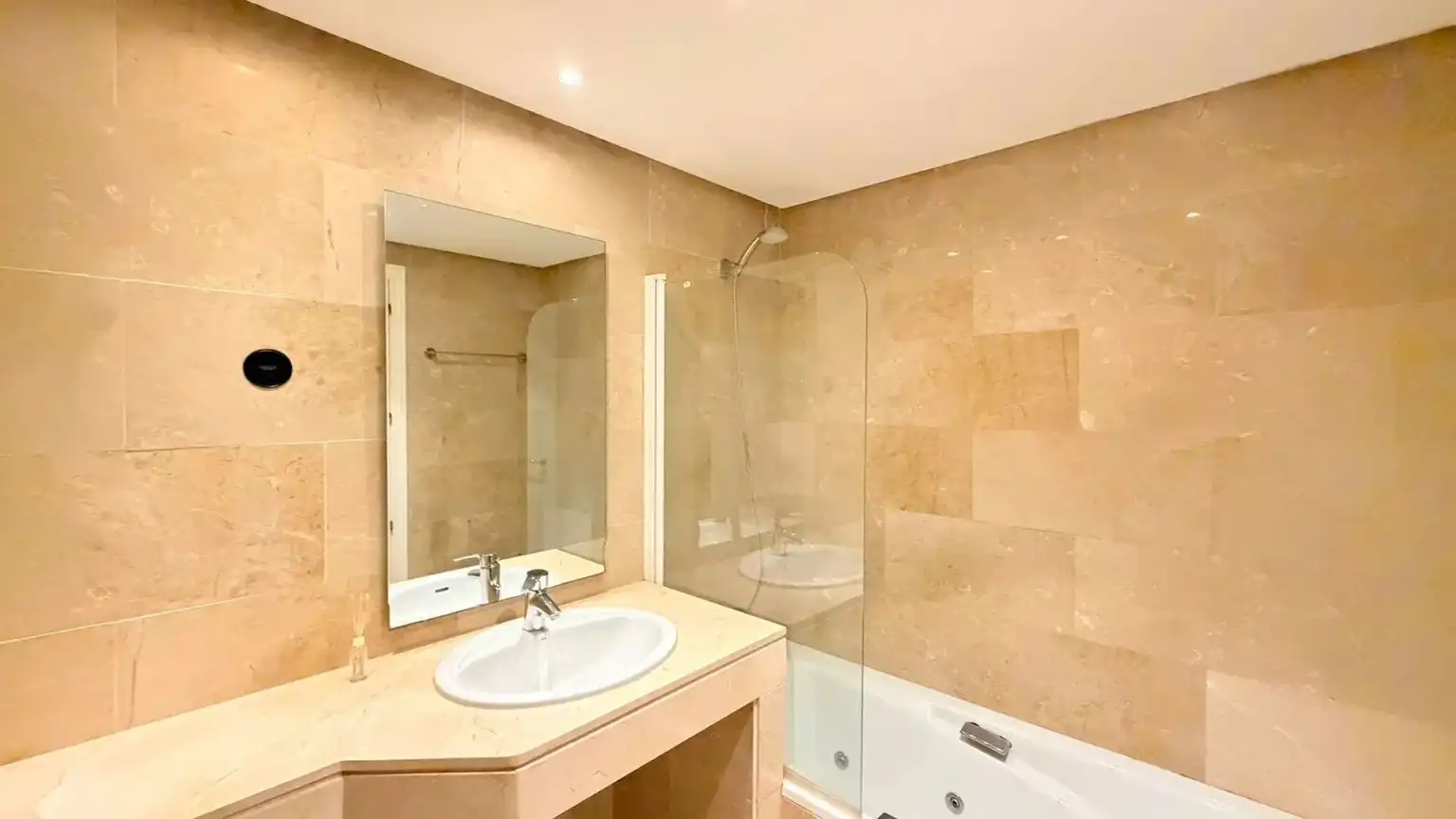 Apartament amb piscina en venda a San Luis de Sabinillas, imagen 12