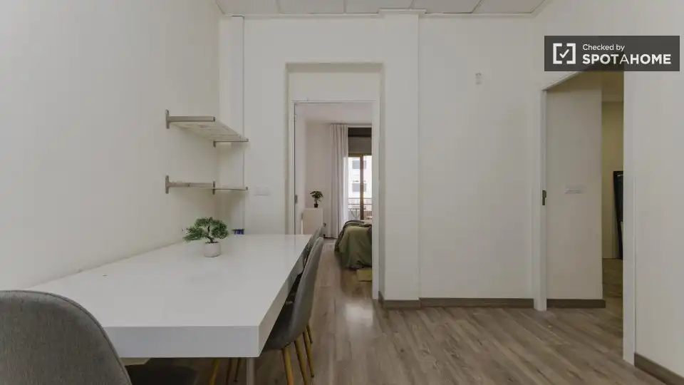 Habitación de Piso de alquiler en Valencia con Aire acondicionado, Calefacción y Amueblado