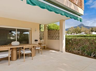Apartament amb piscina en venda a Calle los Granados 18