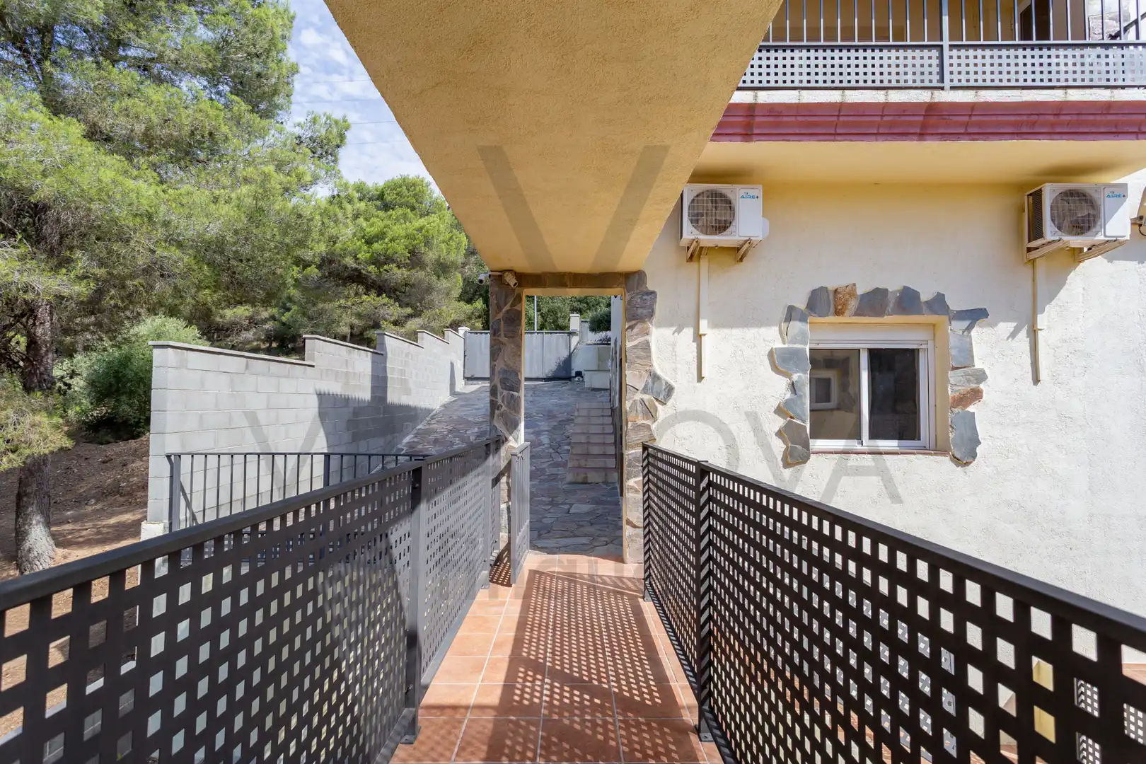 Vista exterior de Casa o chalet en venta en Cabra del Camp con Aire acondicionado, Calefacción y Jardín privado