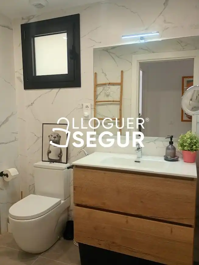 Badezimmer von Wohnung zur Miete in Sant Boi de Llobregat mit Klimaanlage und Terrasse