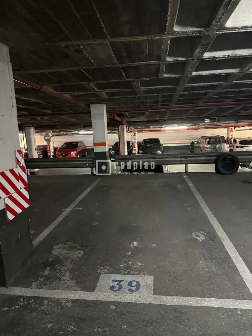 Parking of Garage for rent in Madrid