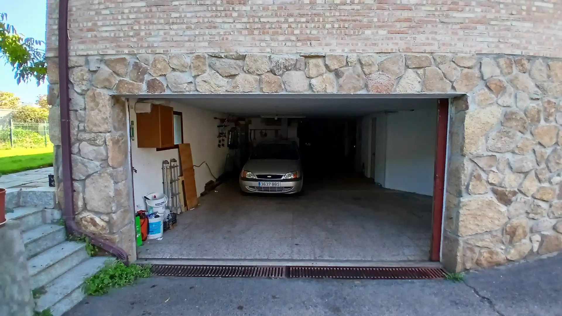 Aparcament de Casa o xalet en venda en Collado Villalba amb Calefacció, Jardí privat i Terrassa