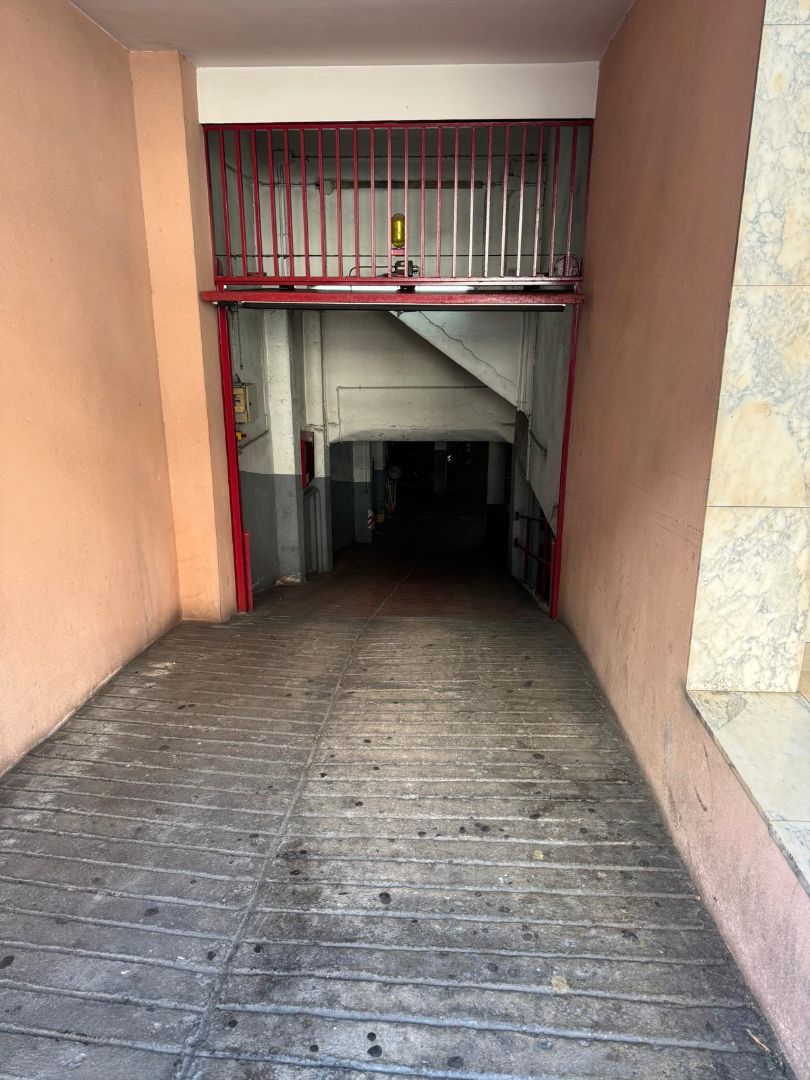 Garatge en venda en Badalona