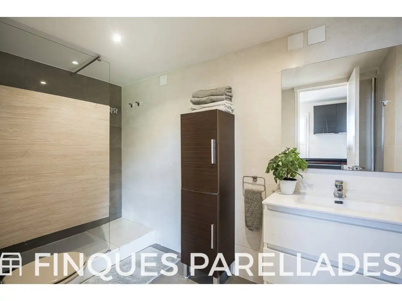 Bathroom of Houses for sale in Sitges  with Terrace and Swimming Pool