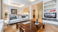 Sala d'estar de Pis en venda en  Madrid Capital amb Moblat