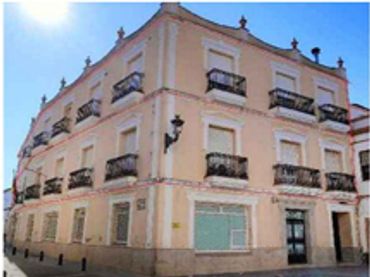 Mixt residencial amb ascensor en venda a Plaza España 18