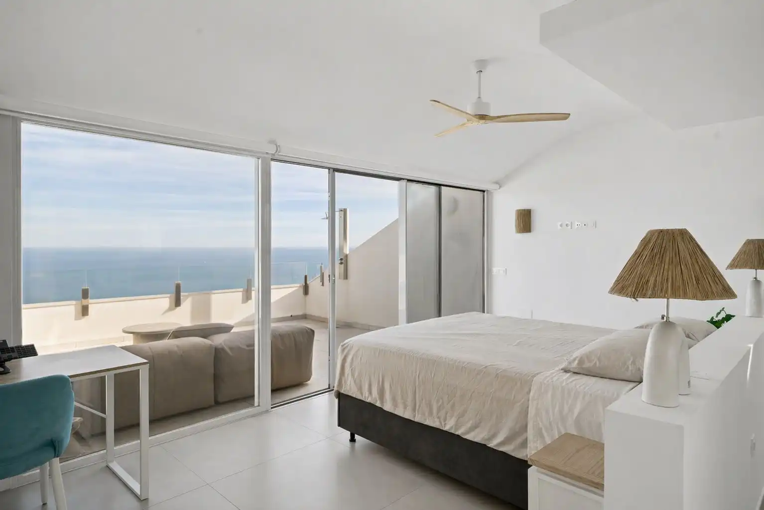 Habitación de Ático en venta en Benalmádena con Jardín privado, Alarma y Piscina comunitaria