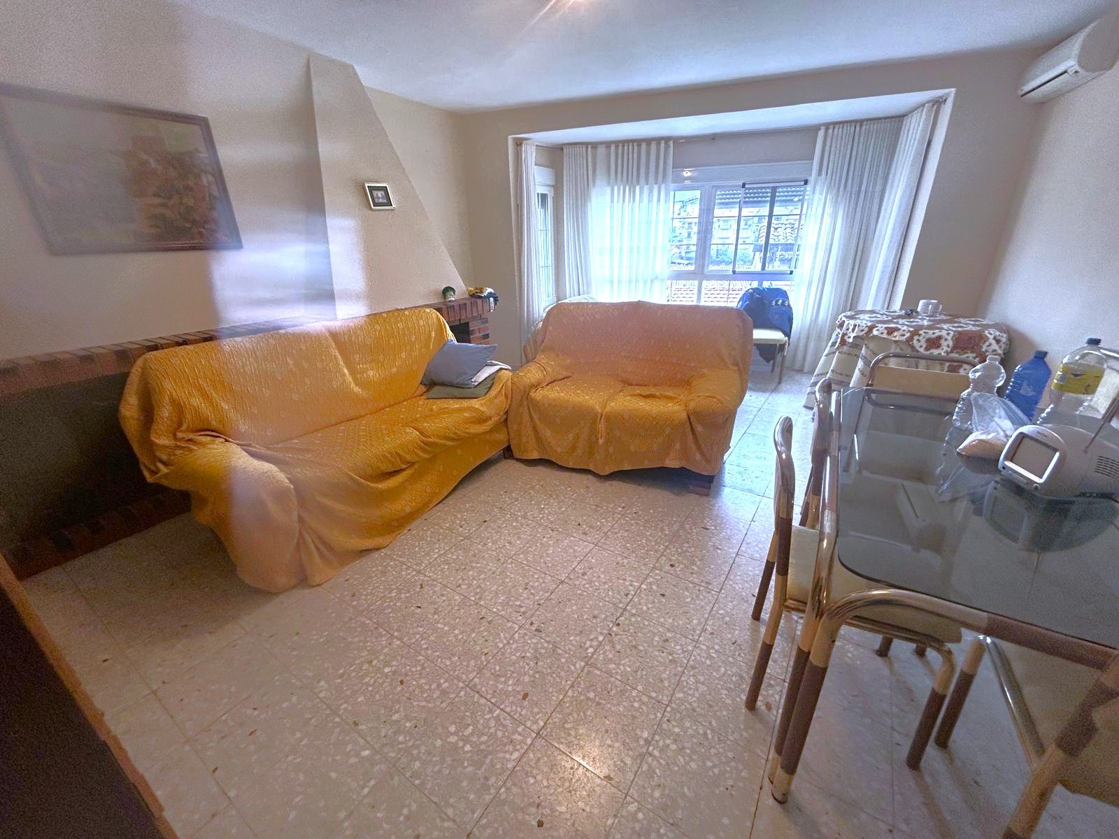 Sala d'estar de Pis en venda en Aldeanueva de la Vera amb Calefacció, Terrassa i Traster