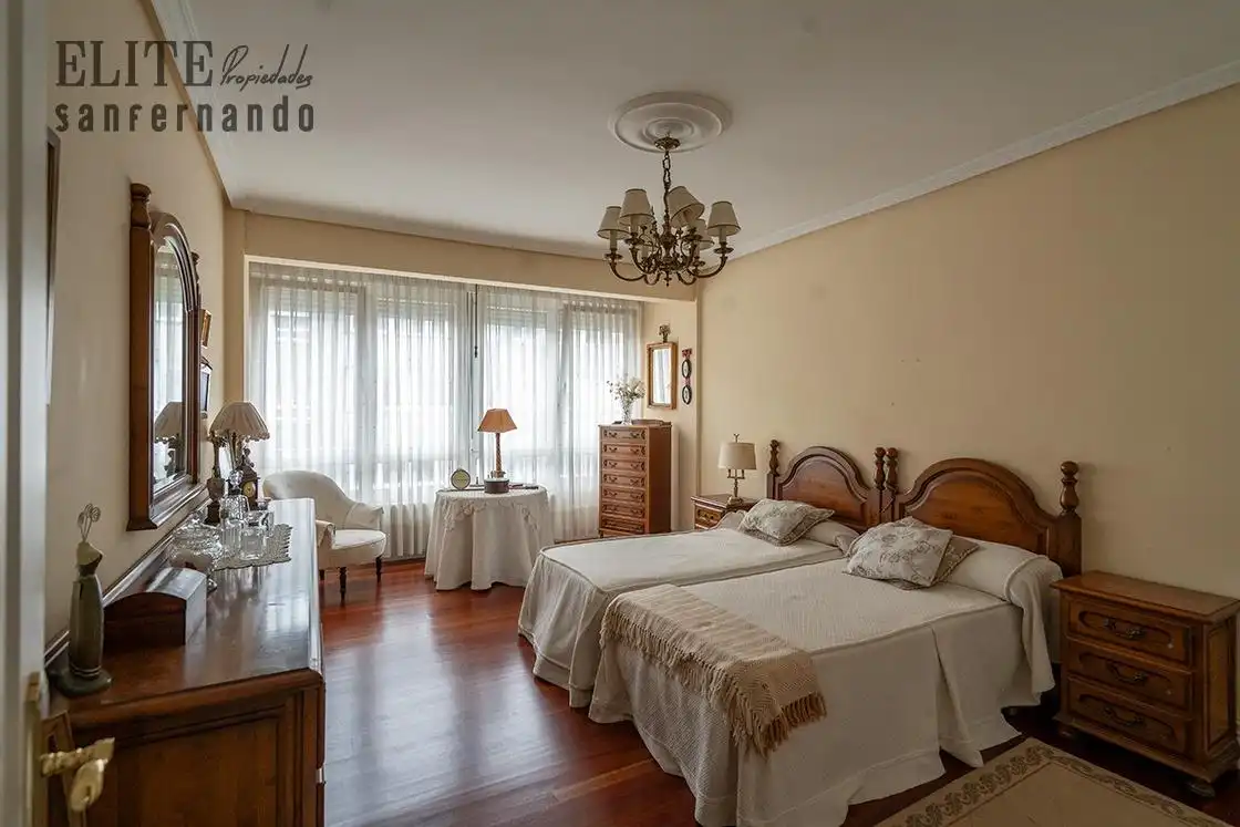 Schlafzimmer von Wohnung zum Verkauf in Santander mit Parkett