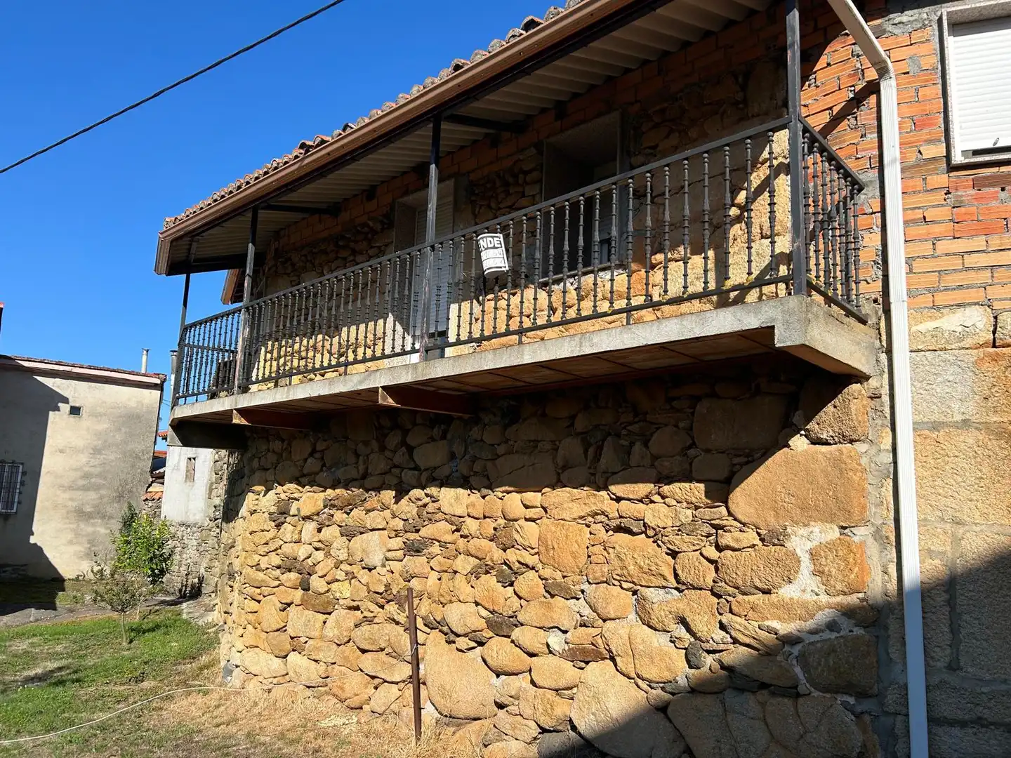 Maison rustique à vendre à Lugar