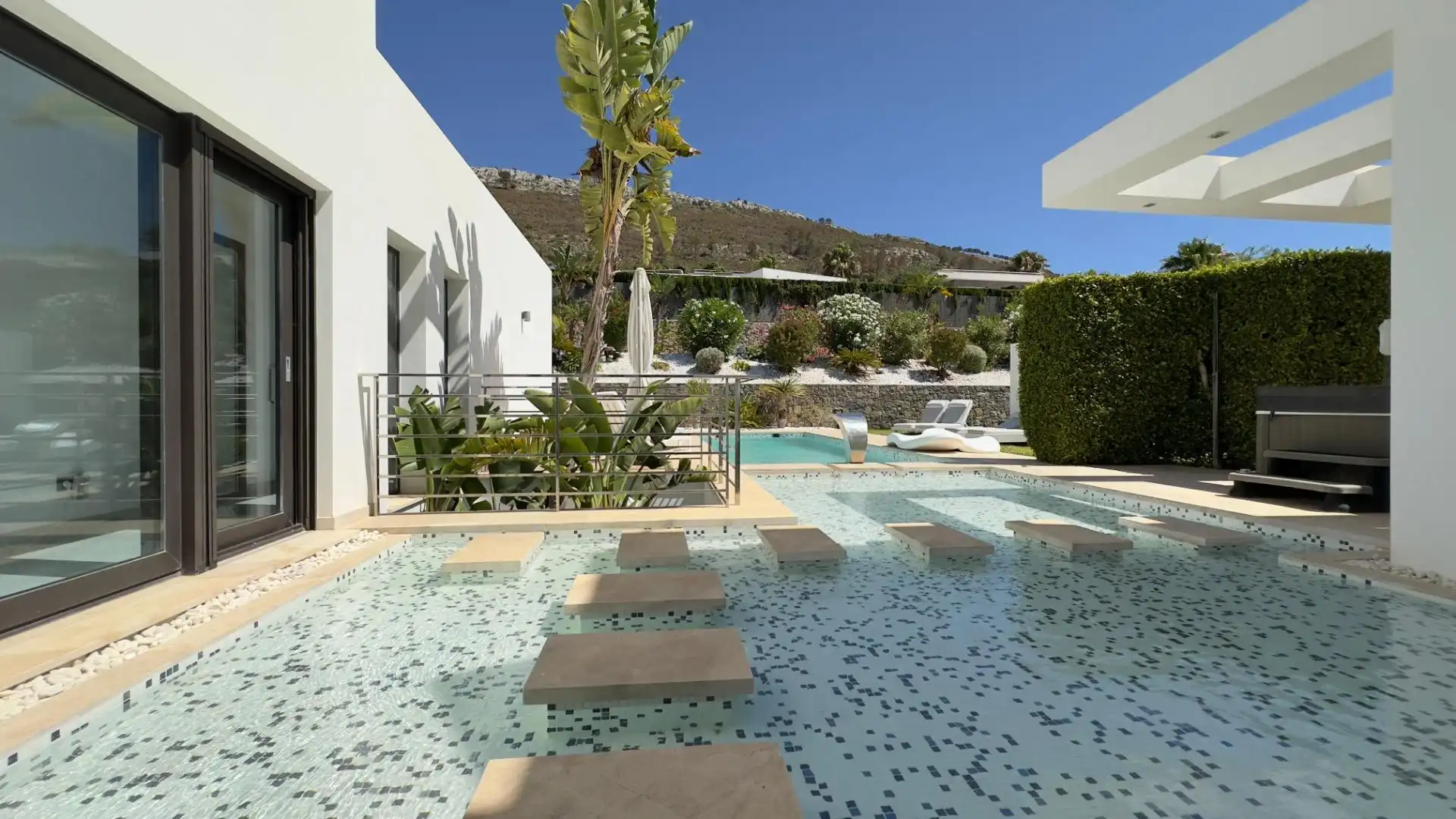 Swimming pool of Houses for sale in Jávea / Xàbia  with Air Conditioner, Heating and Private garden