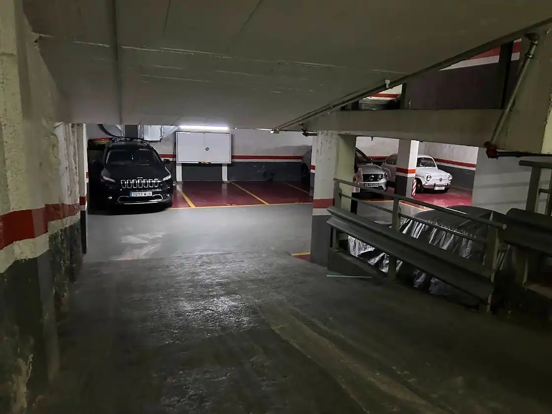 Parkplatz von Garage zum Verkauf in Barcelona