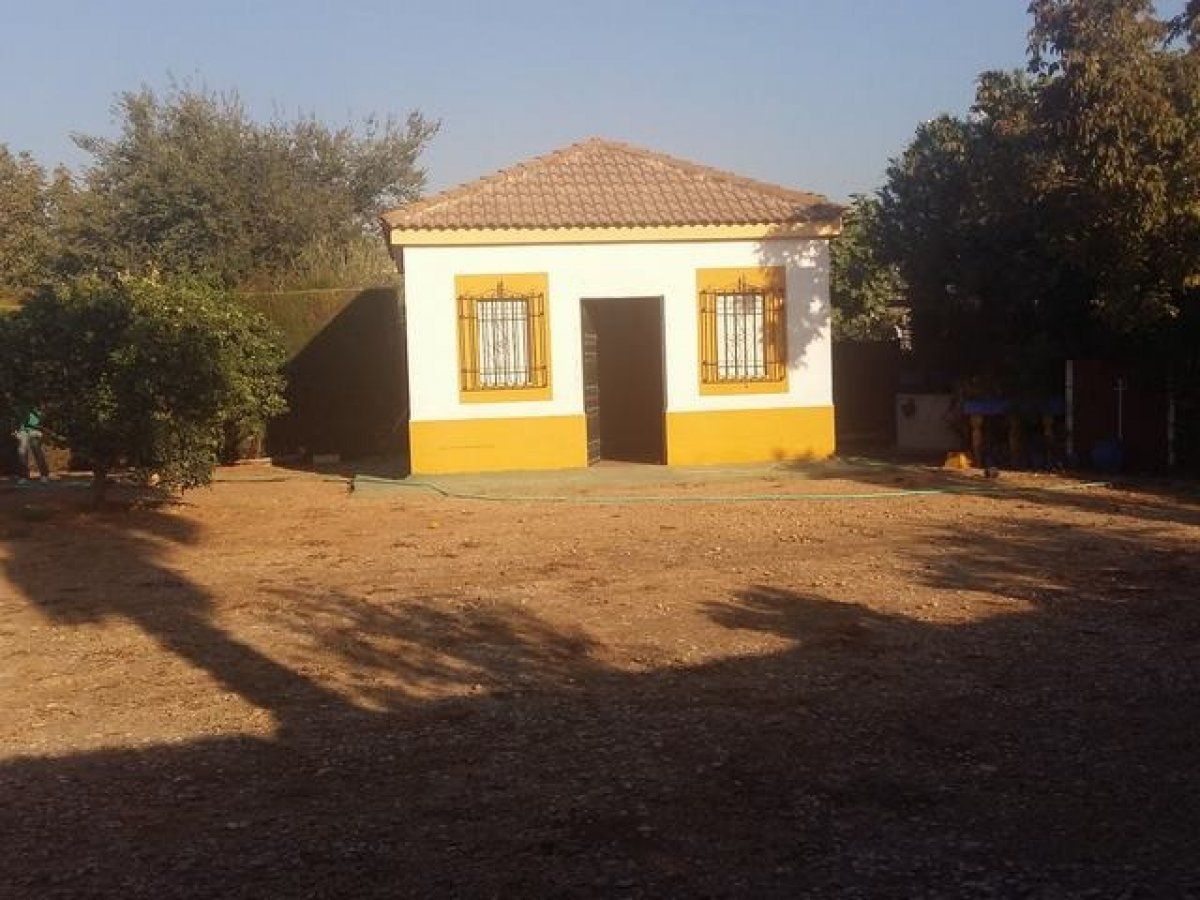 Vista exterior de Casa o xalet en venda en  Córdoba Capital amb Jardí privat i Terrassa