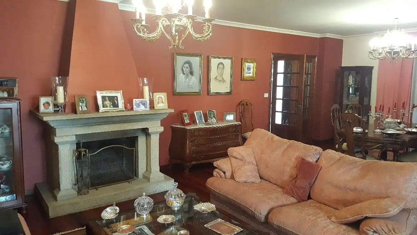 Sala de estar de Casa o chalet en venta en Nigrán con Jardín privado, Piscina y Balcón