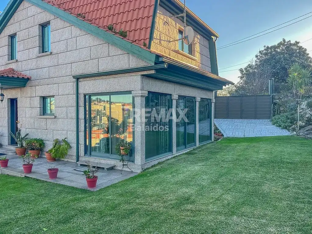 Terrace of Houses for sale in Vigo   with Heating, Private garden and Parquet flooring