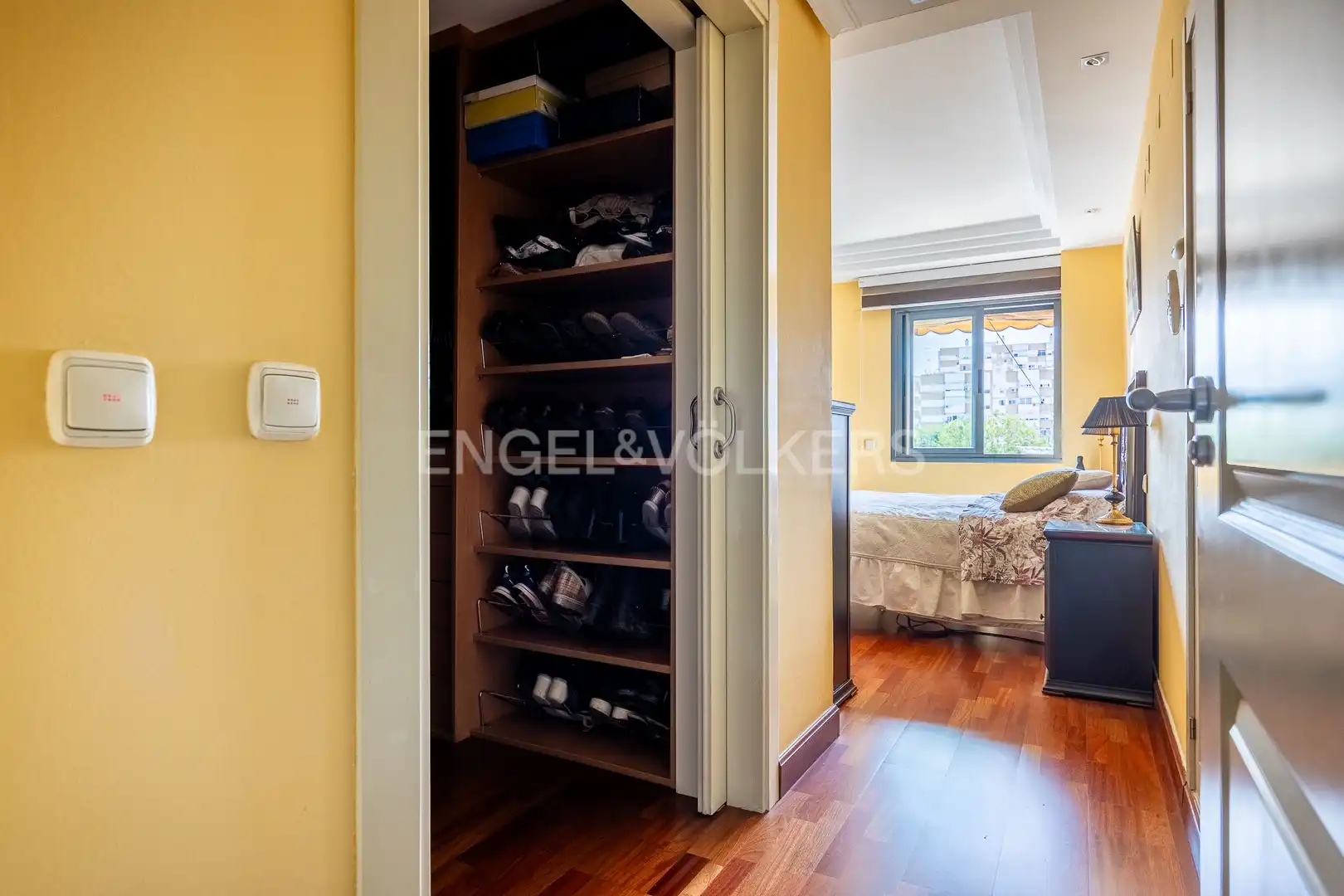 Flat for sale in Sevilla  with Air Conditioner, Heating and Private garden