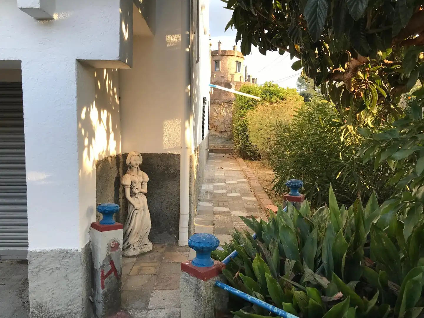 Villa con giardino in vendita a Carrer de les Violetes, imagen 2