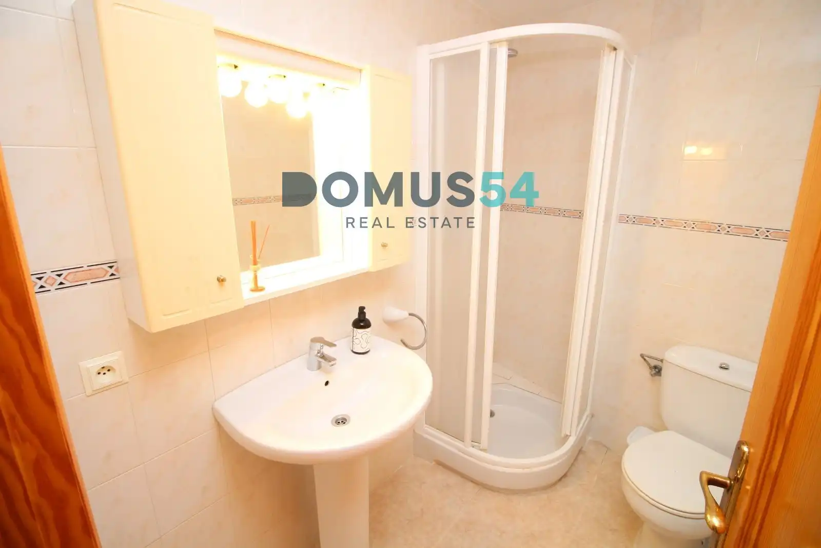 Badezimmer von Wohnungen zur Miete in Alcúdia mit Klimaanlage, Terrasse und Ofen