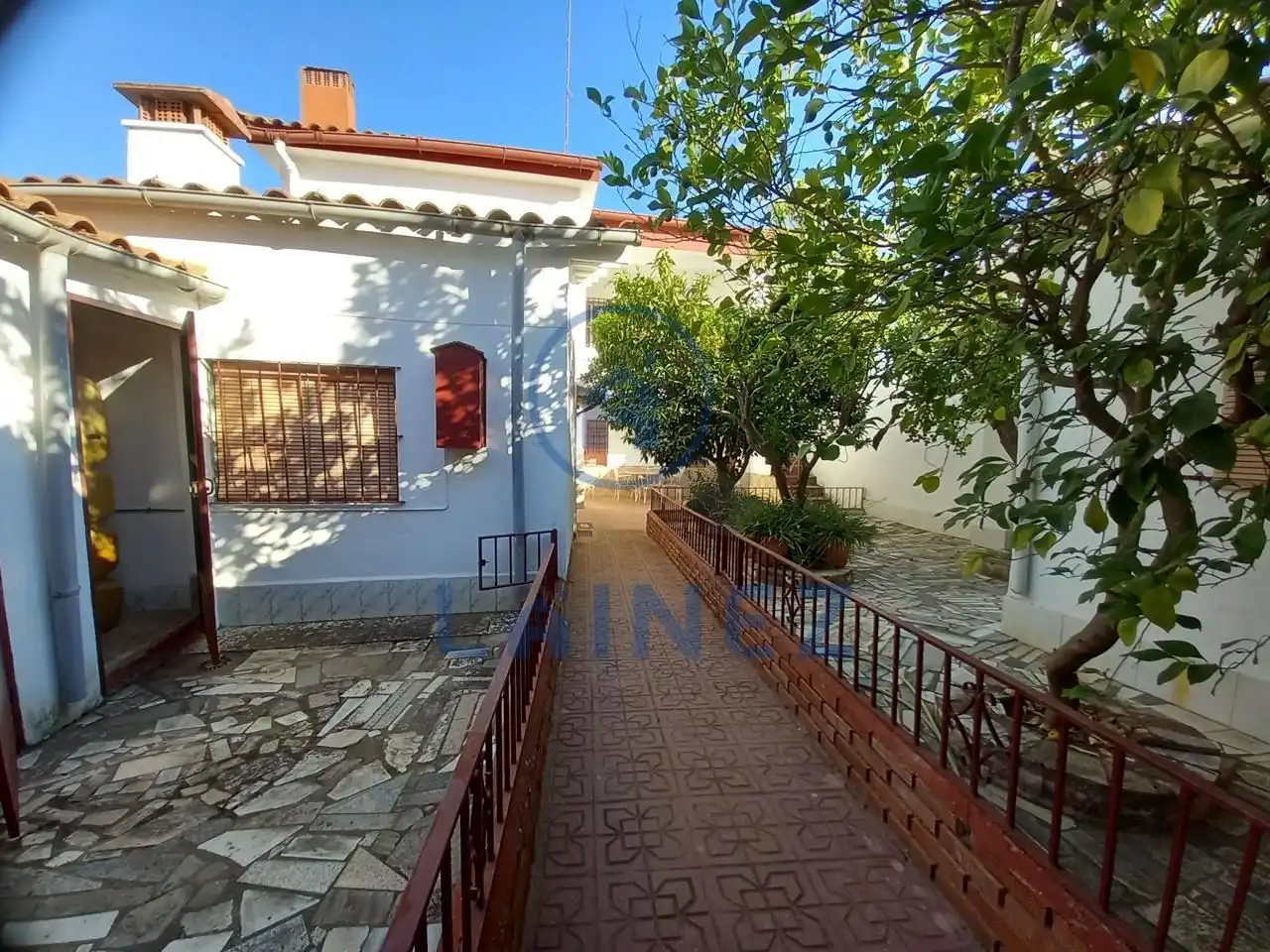 Vista exterior de Casa o xalet en venda en Puebla de Sancho Pérez amb Jardí privat, Terrassa i Traster