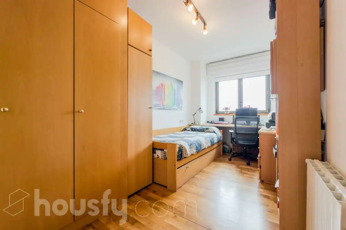 Habitación de Piso en venta en Barcelona con Aire acondicionado, Calefacción y Jardín privado