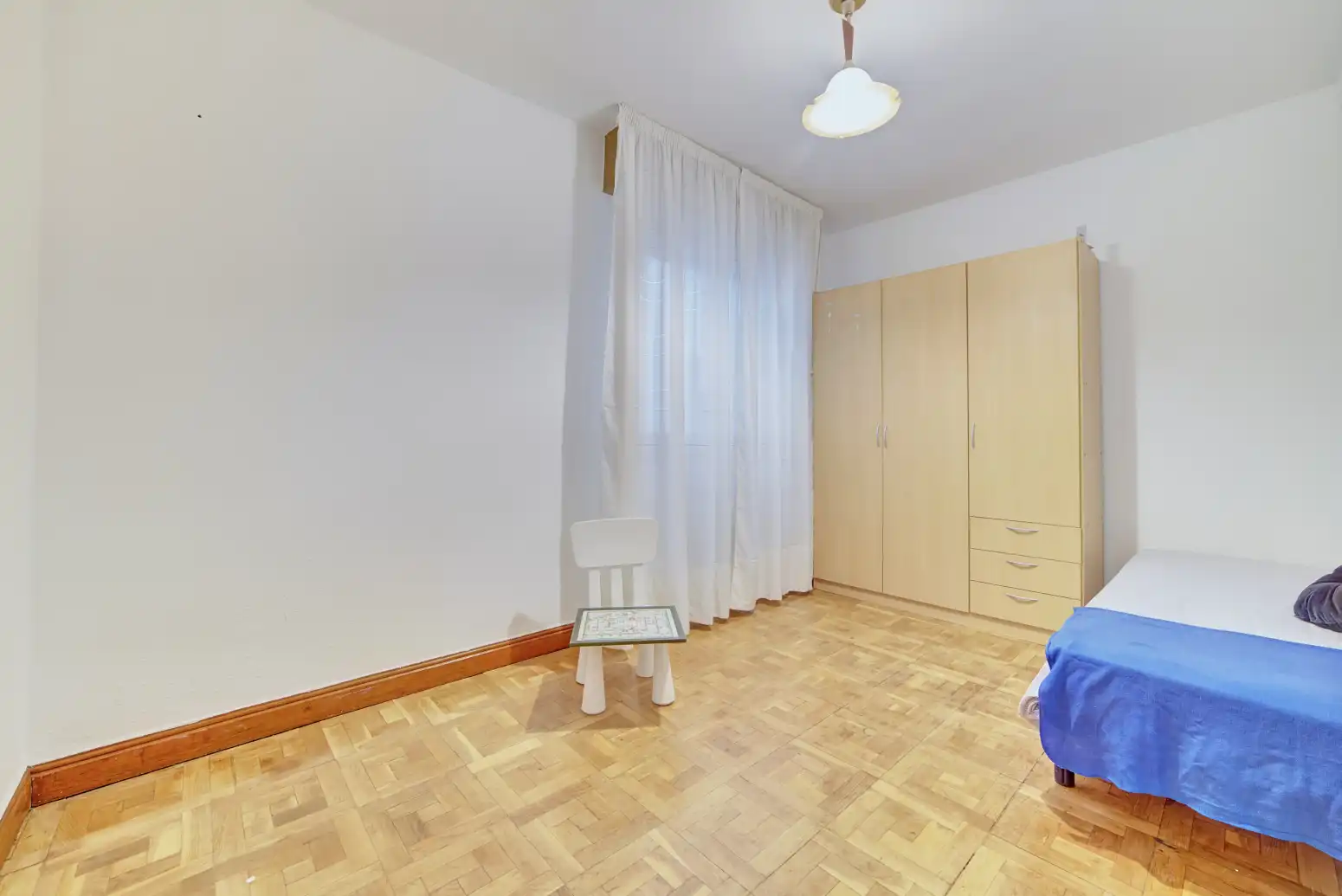 Habitación de Piso en venta en  Pamplona / Iruña con Calefacción, Parquet y Balcón