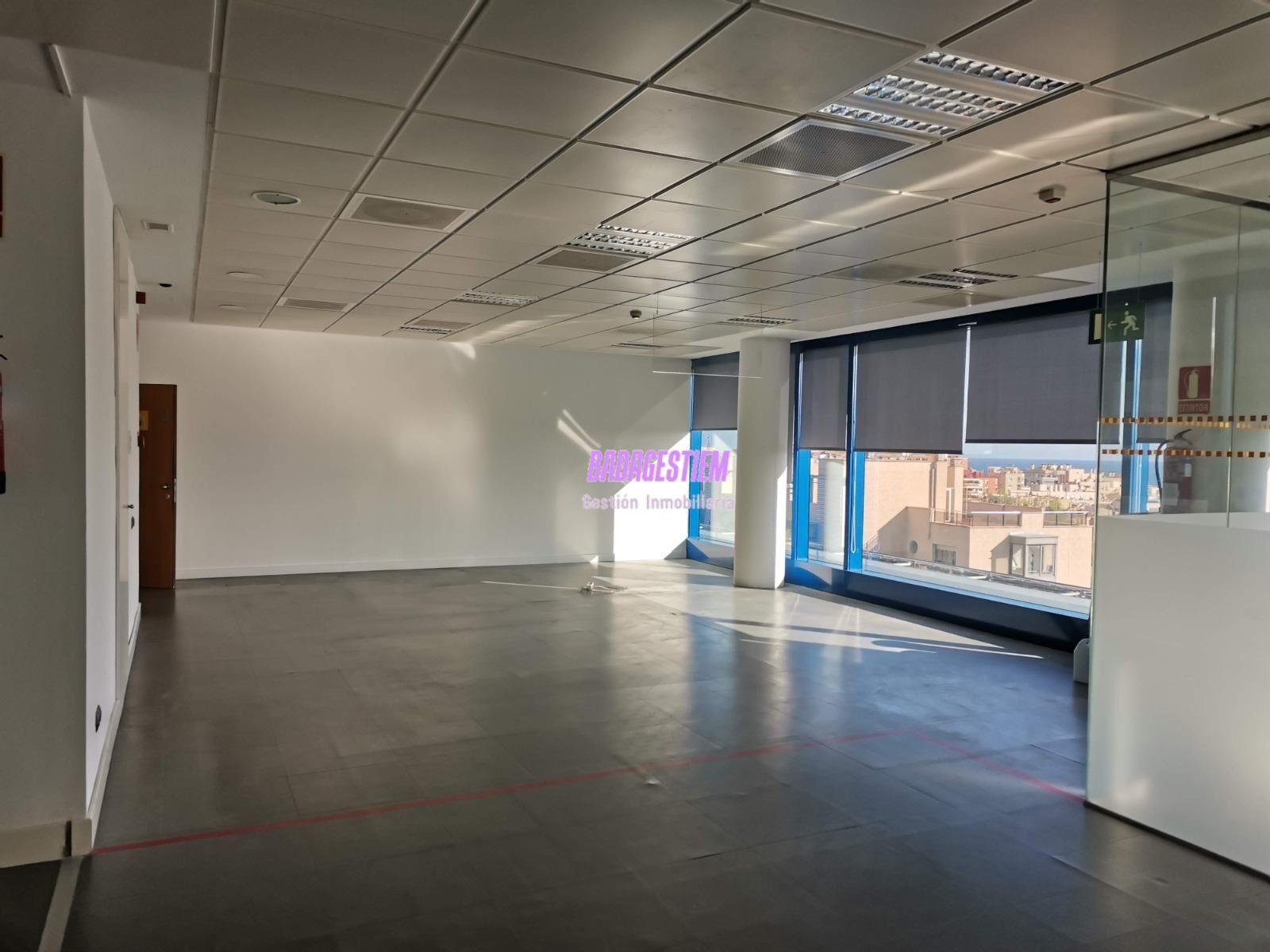 Office to rent in Badalona
