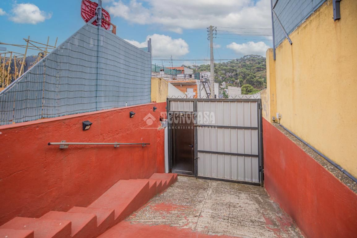 Exterior view of Premises for sale in  Barcelona Capital