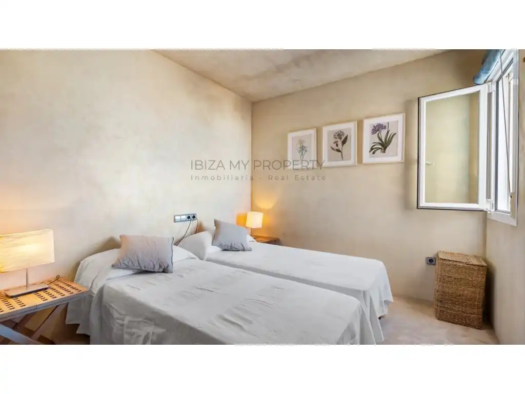 Dormitori de Apartament en venda en Formentera amb Aire condicionat, Terrassa i Moblat