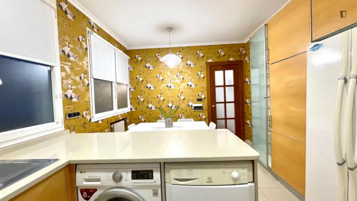 Room in Sabino Arana - Jesuitas