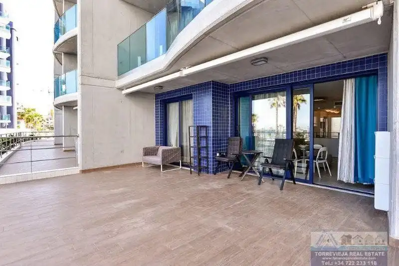 Terraza de Apartamento en venta en Torrevieja con Aire acondicionado, Terraza y Piscina