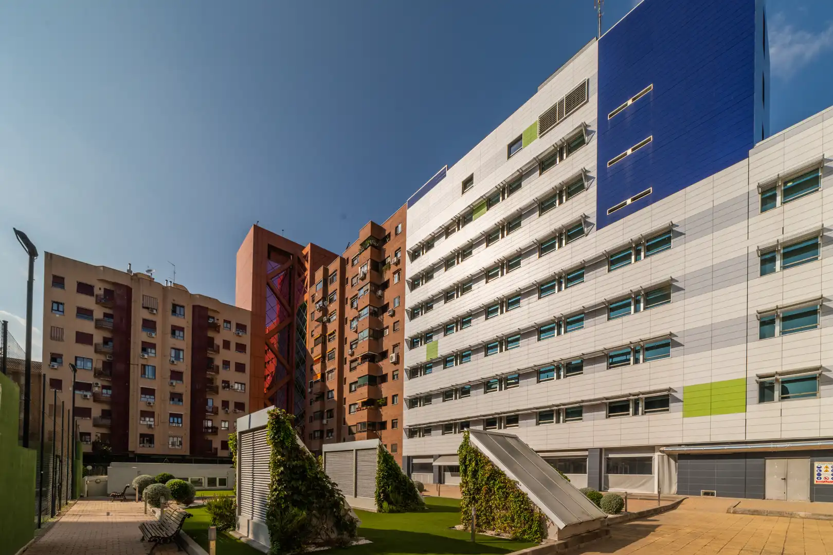 Exterior view of Office for rent in Madrid  with Air Conditioner, Internet and Alarm